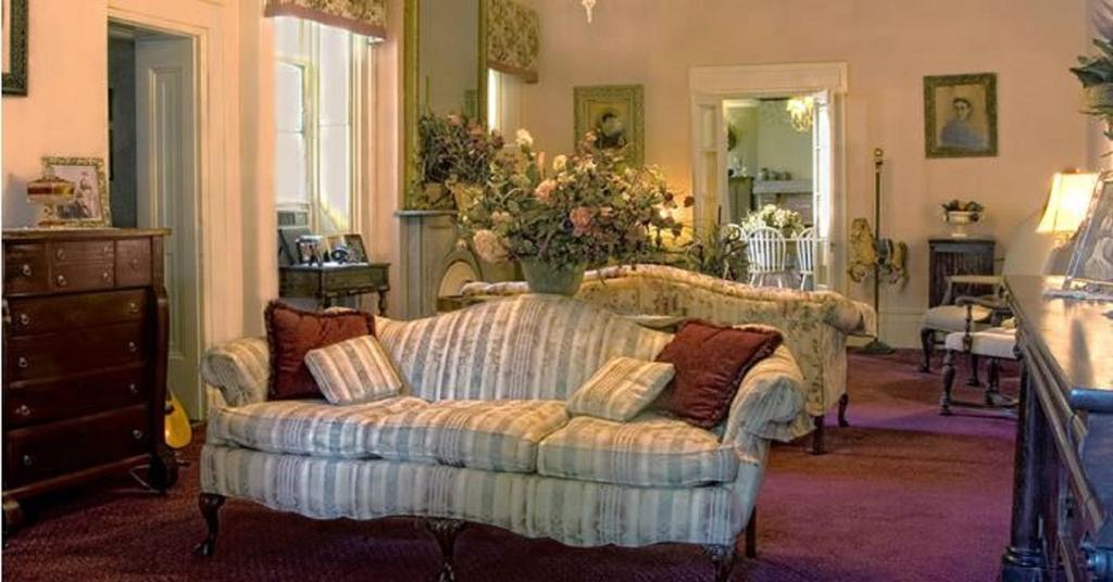 Munro House Bed And Breakfast Jonesville Exterior photo