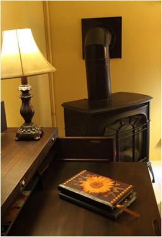Munro House Bed And Breakfast Jonesville Room photo