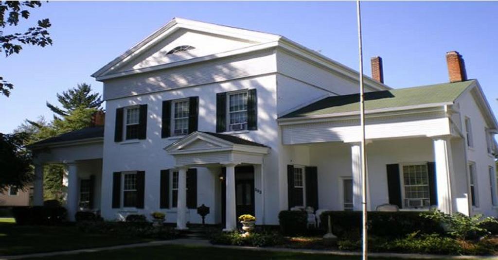 Munro House Bed And Breakfast Jonesville Exterior photo