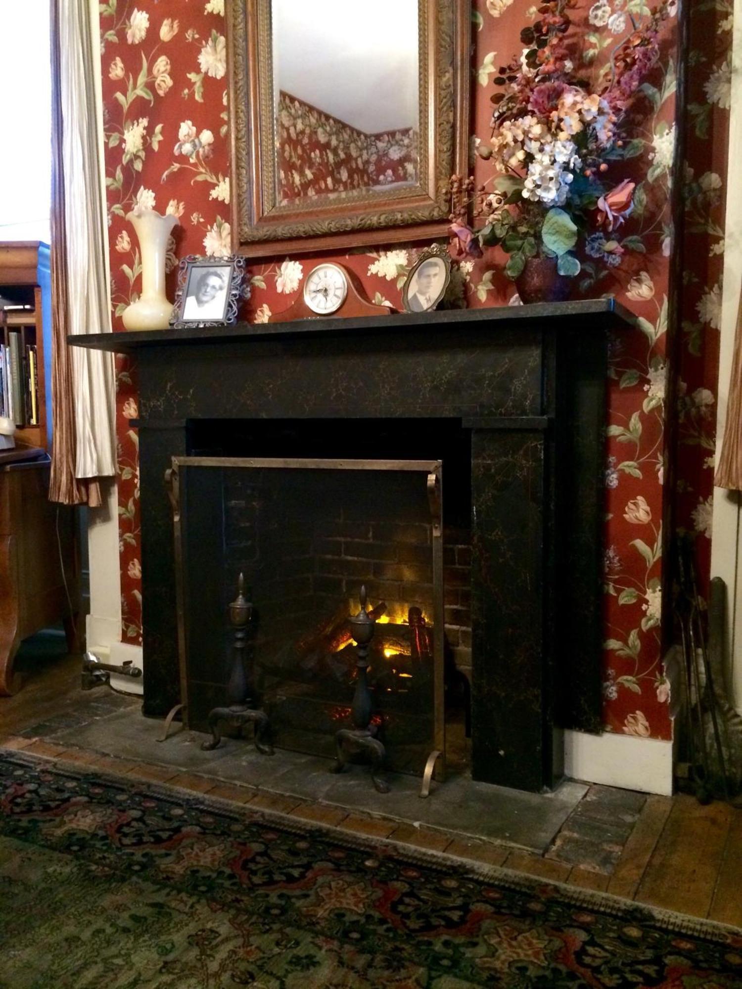 Munro House Bed And Breakfast Jonesville Room photo